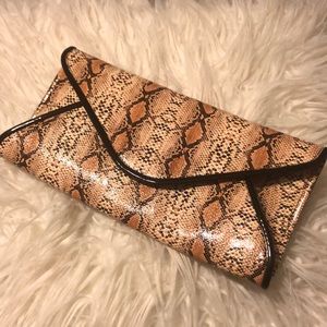 Faux snakeskin clutch!😁